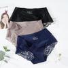 Dámské bezešvé bikini kalhotky ze hedvábí a krajky s květinovým vzorem