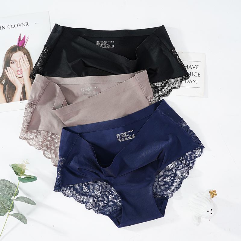 Dámské bezešvé bikini kalhotky ze hedvábí a krajky s květinovým vzorem