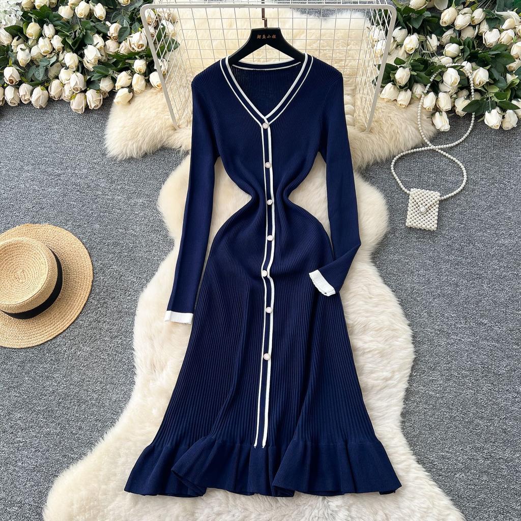High-end niche socialite contrasting color V-neck long-sleeved single-breasted waist knitted dress women's inner fishtail dress