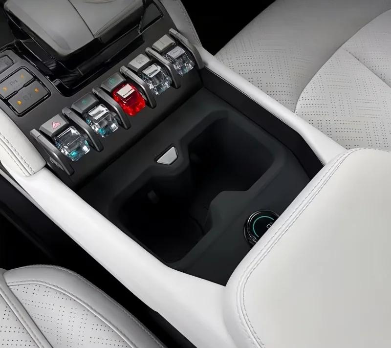 Passer til BYD Leopard 3 Titanium 3 Modifisert Bil Armleneboks med Kjøleboks Front Dreneringskopp Silikon Beskyttelsesmatte