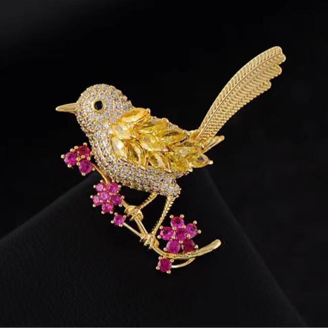 Elegant Chinese Magpie Brooch: Fashionable High-End Women's Accessory