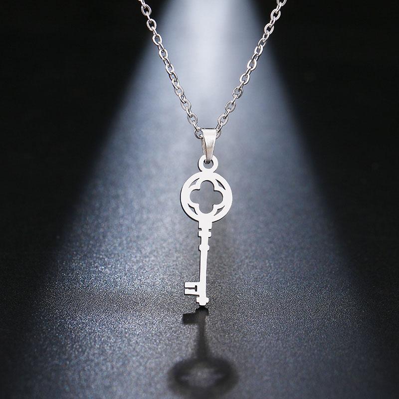

DOTIFI Stainless Steel Necklace For Women Lover s Fashion Key Pendant Clavicle Necklaces Valentine s Day Gift Card Jewelry серебряный