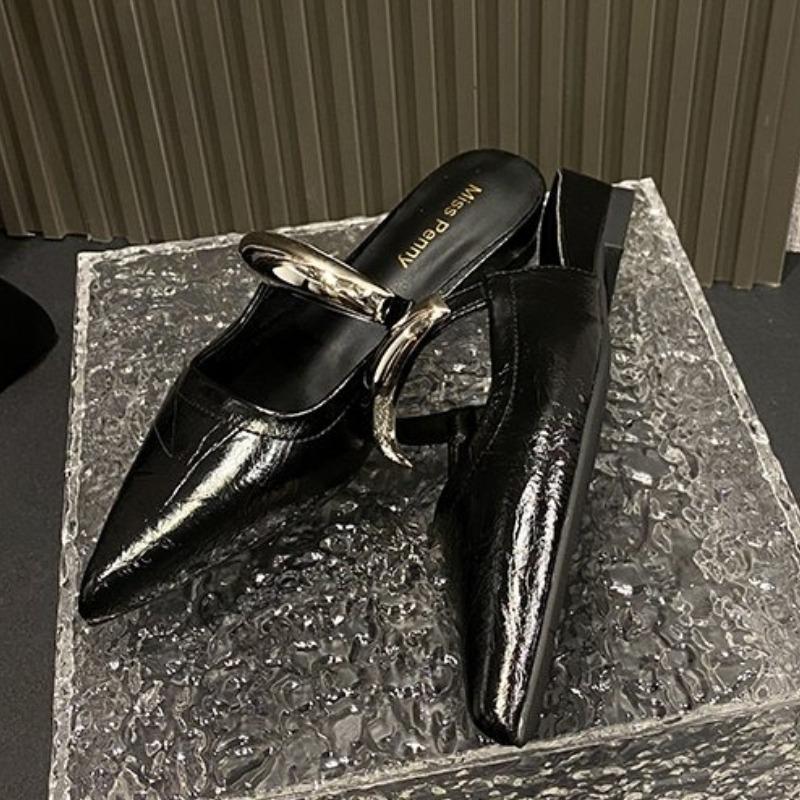 Fashion 2025 New Style Women's Summer Cover Slippers Fashion Metal Decoration Thick Heel Slide Shoes Comfort Style Footwear