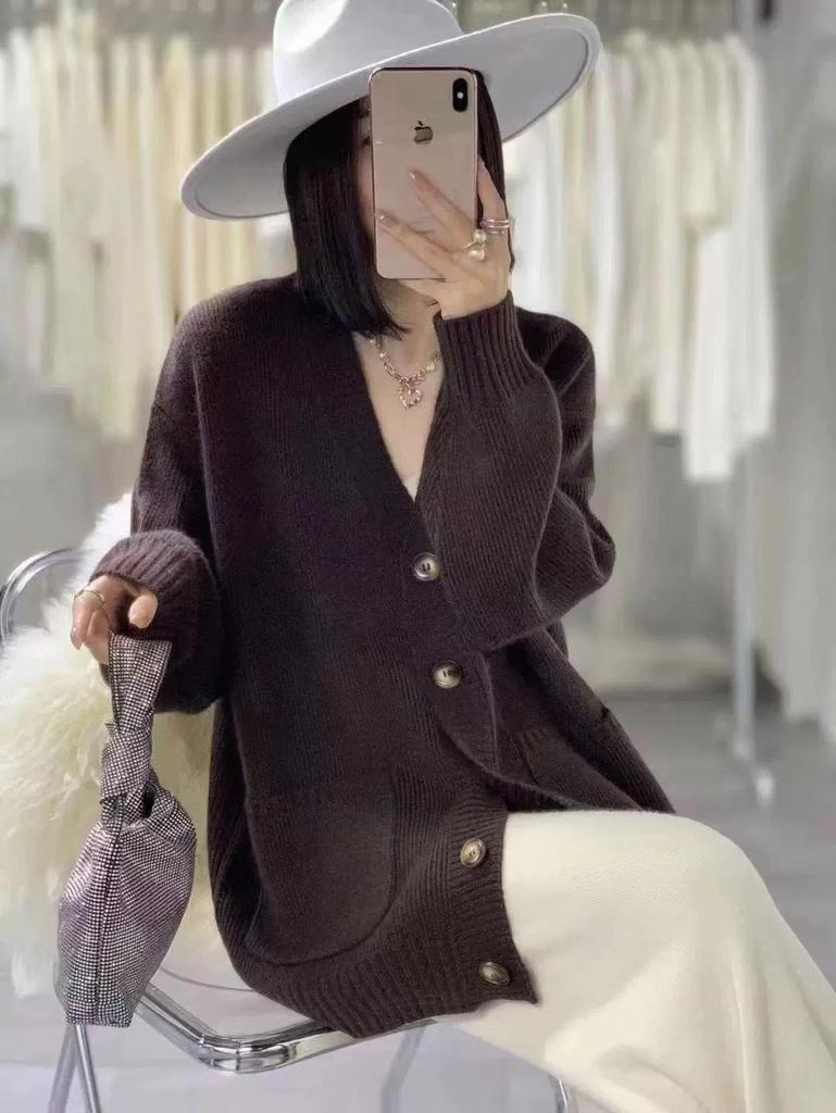 Autumn/Winter Pure Wool V-neck Knit Cardigan: Loose, Soft, Retro Sweater Coat