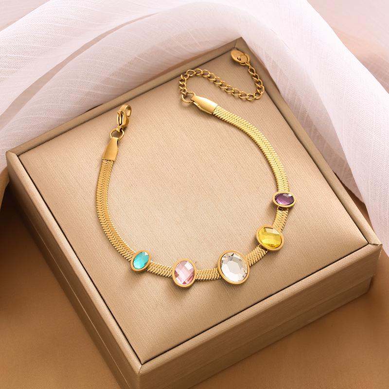 High-End Titanium Steel Four-Leaf Clover Bracelet with Shell Pendant – Durable, Fade-Resistant Design