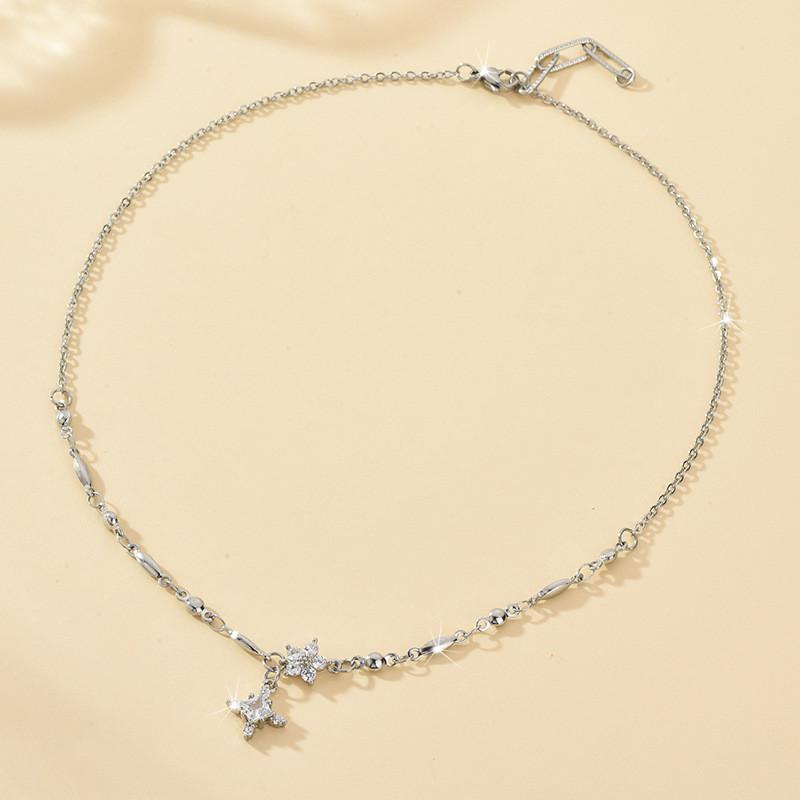

Graceful And Classy Titanium Steel Star Flower Lock Necklace For Women With Eyecatching Rhinestones