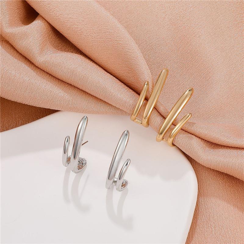New Design Irregular U-Shaped Gold Color Earrings For Woman Vintage Fashion Exquisite Statement Jewelry Girls