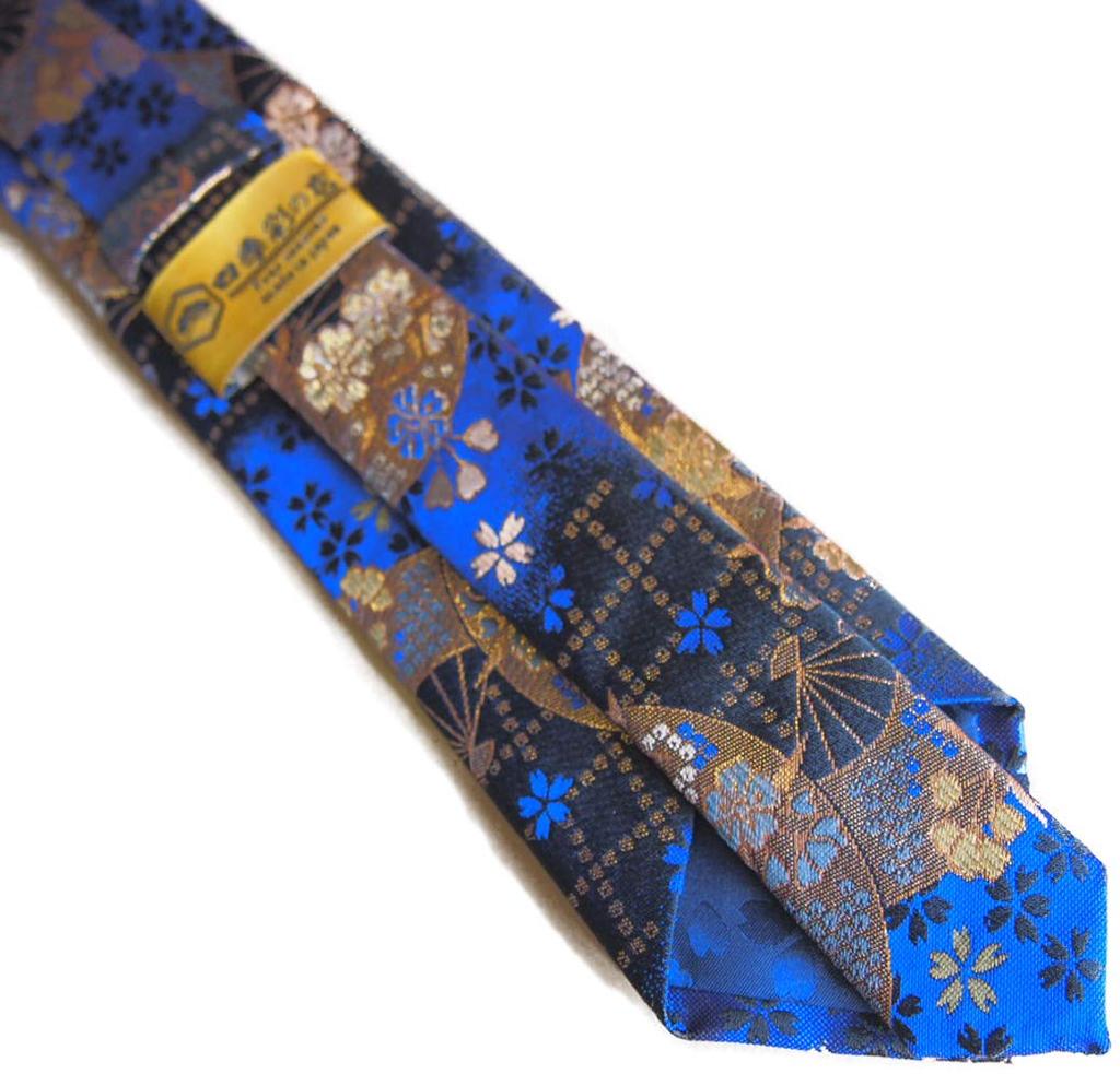Hochwertige Krawatte mit japanischem Muster, Goldbrokat, handgefertigt in Japan, Nishijin-Webart (blauer und schwarzer Fächer)