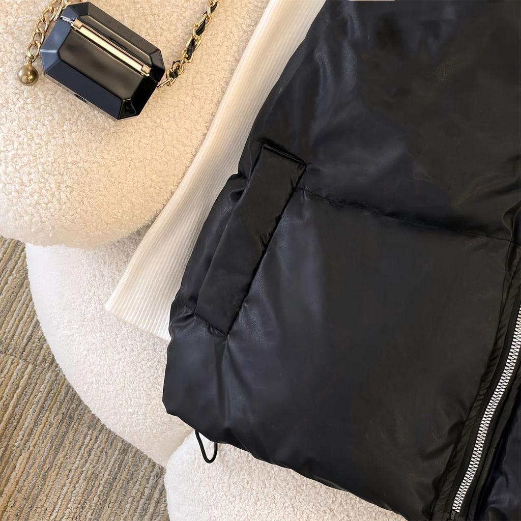 Plus-Size Women's Slimming Cotton Vest - Autumn/Winter Fashion, Versatile Sleeveless Outerwear.