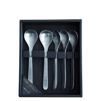 Yanagi Sori Set Geschenk Besteck für einfache Handhabung Tsubame Sanjo Edelstahl Raffiniertes Design für eine glatte Textur Spülmaschinenfest Matt
