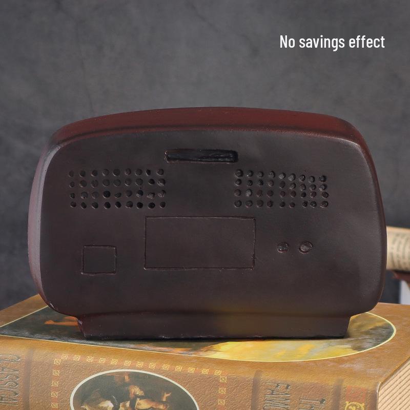 Vintage European Nostalgic Resin Radio Ornament – Retro Gift Craft