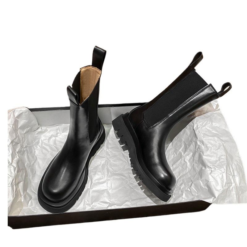 2025 New Martin Boots Women's Autumn and Winter Velvet British Medium Tube Platform Chelsea Short Boots Large Size 414243