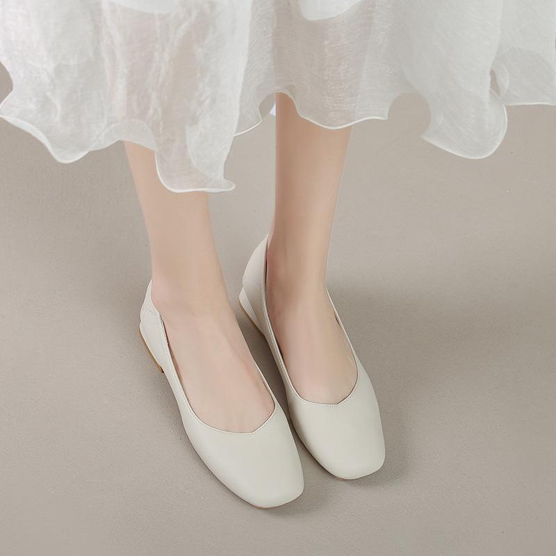 8-0 thick heel grandma shoes new Korean version square head shallow mouth middle heel soft leather commuting comfortable versatile single shoes women