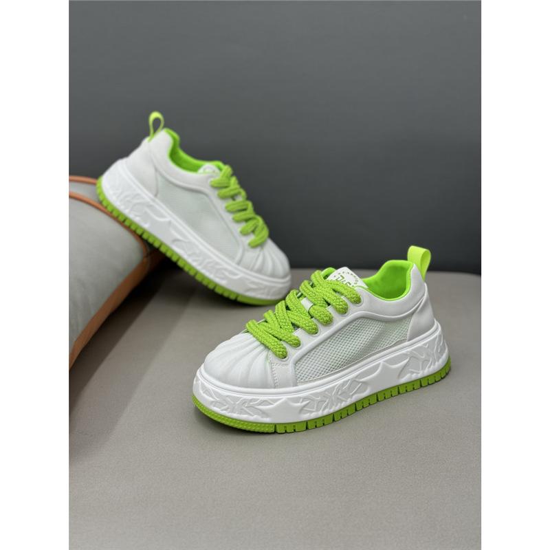 New comfortable shoes, sports shoes, breathable and comfortable cds