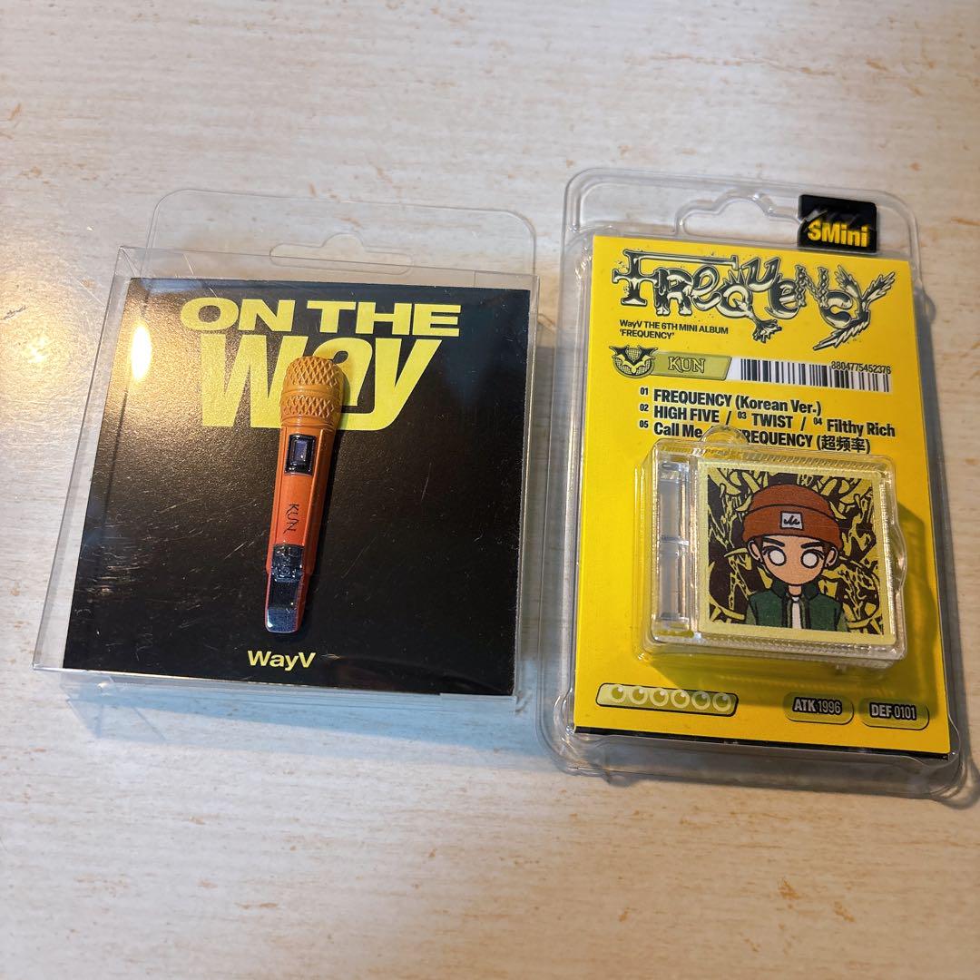

[USED] WayV Kun ON THE Way Microphone Pin Badge with Bonus