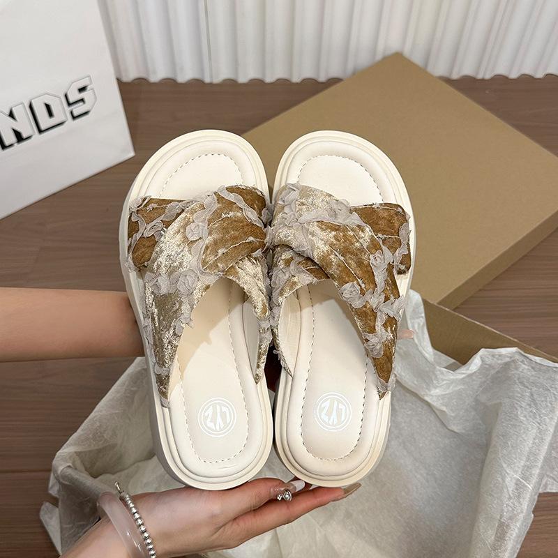 

Beautiful slippers women s summer outer wear 2025 new thick bottom heightening non-slip skirt beach cool slippers 39 хаки