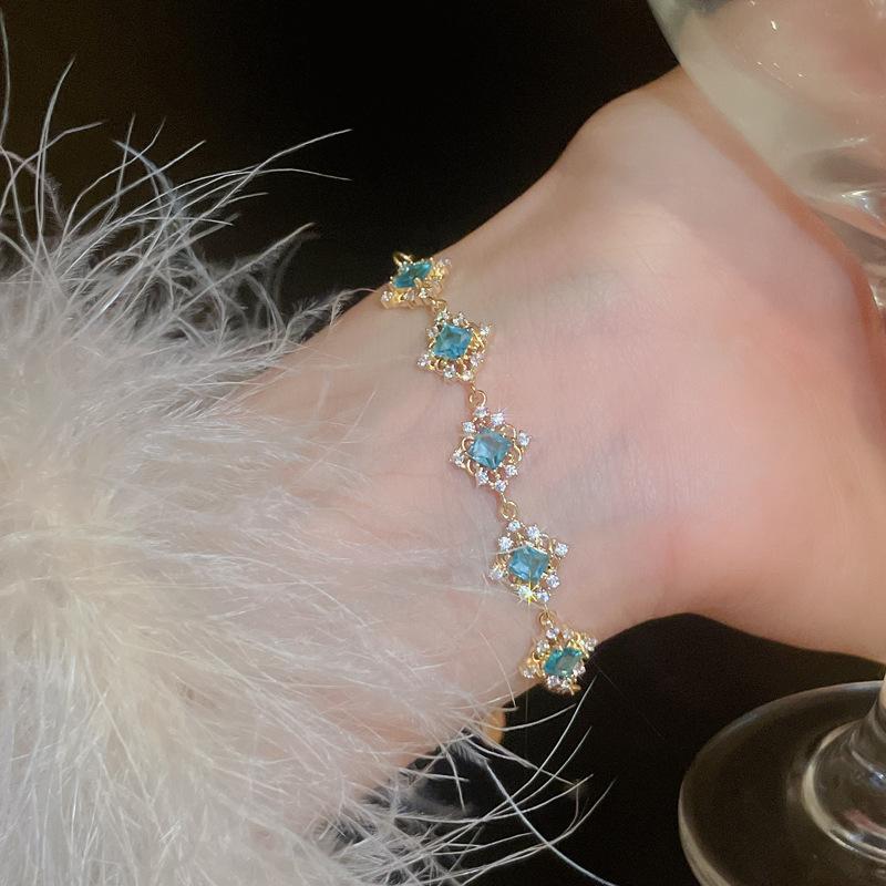 Bracciale Regolabile in Oro Vero Galvanizzato con Zir*****val Diamond, Lusso Leggero, Bracciale alla Moda di Alta Gamma, Gioiello Versatile per il Pendolarismo