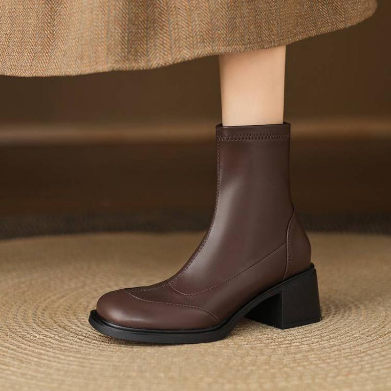 Autumn and Winter Leather High Heel Knight Boots Women's Rubber Sole Square Heel Round Head Korean Comfortable Side Zipper Women's Medium Boots