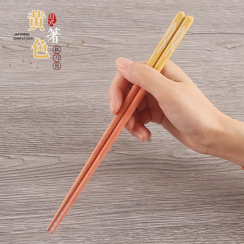 Five-color Wooden Saury Chopsticks with Pointed Tip - Japanese Style, Craft Design for Individual Use or Family Meals.