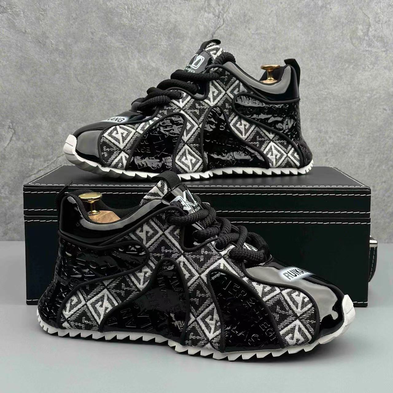 

Модные дизайнерские массивные кроссовки для мужчин, обувь с закрытым дном, модные повседневные кожаные дышащие туфли с увеличенной внутренней платформой 44