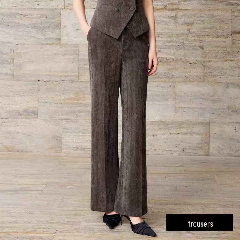 

Elegant Pink Women s Winter Three-Piece Suit: Blazer, Vest, and Trousers XXL