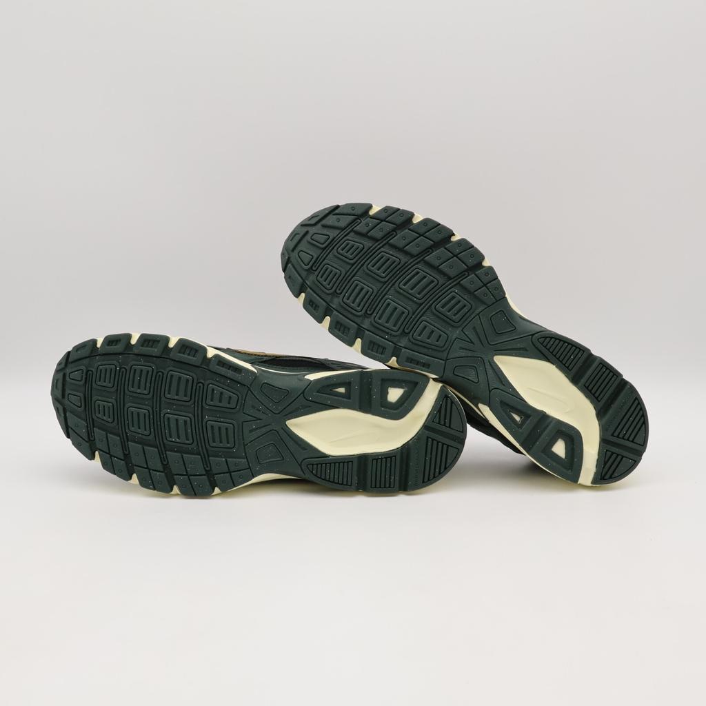 HQ3611-010 Nike Initiator Schwarz Vintage Grün Kokosmilch Bronzine (Herren)