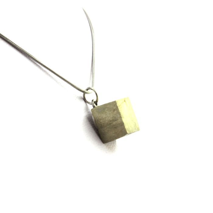 Collier Pyrite brut 18.2 carats