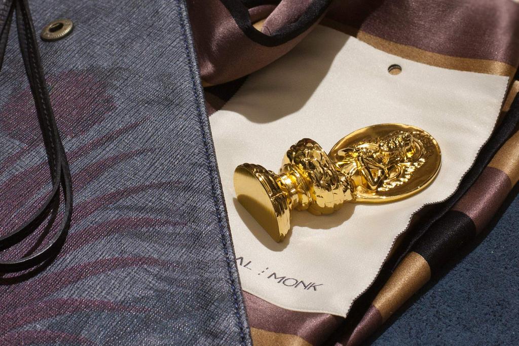 Kleine Dainichi Nyorai Buddha-Statue 24 Karat vom Bildhauer Keishu Originalmodell im Jahr des Schafes und Tierkreiswächter Takaoka Bronzware Nyorai