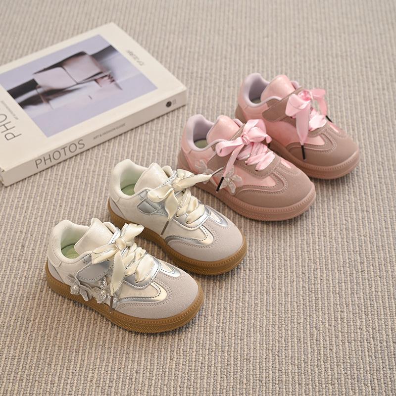 Girls' moral training shoes, children's sports board shoes 2025 spring and autumn new baby older children silver ballet style