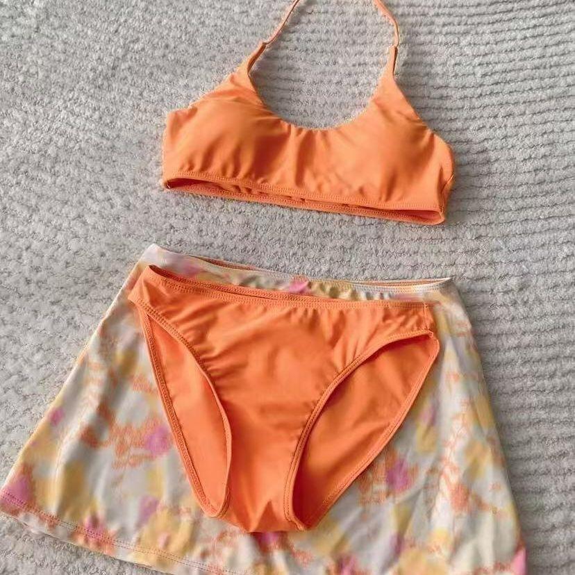 [Sweet Orange Party] Small fresh orange floral short skirt holiday style high-end thin blouse split swimsuit M