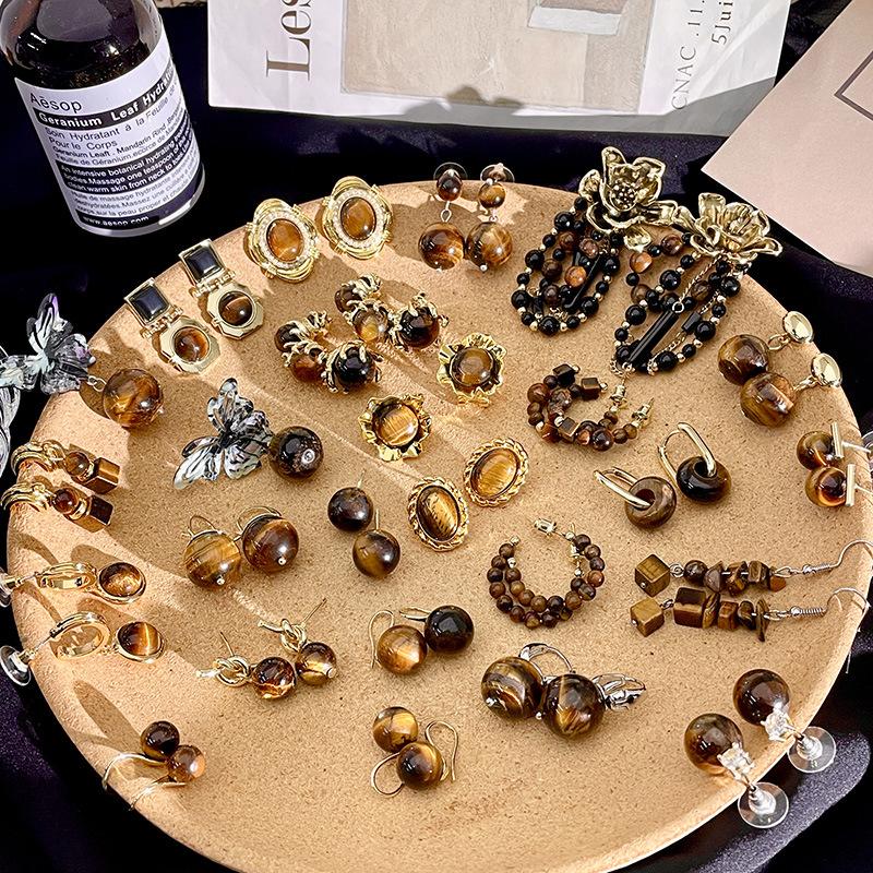 Natural tiger's eye stone series stud earrings for women Maillard exquisite retro earrings niche light luxury high-end temperament earrings