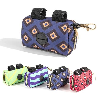 Porta sacchetti per guinzaglio per cani di grande capacità Porta sacchetti per cacca di cane in neoprene Dispenser per sacchetti per rifiuti Forniture per animali domestici