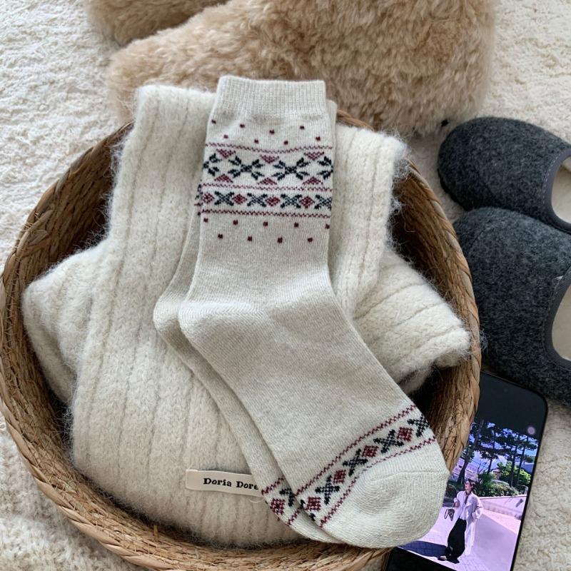 

Женские зимние новые винтажные утолщенные теплые клетчатые зернистые этнические носки-бочонки 1 pair бежевый