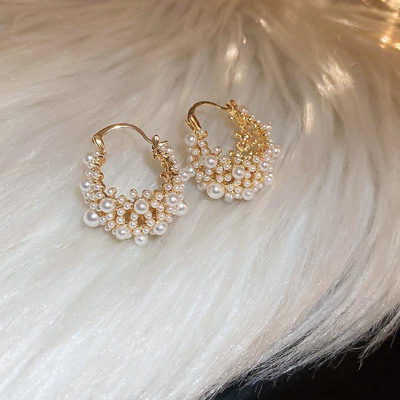 Pearl Hollow Earrings With French Style Light Luxury Temperament, Fashionable And Versatile Earrings.