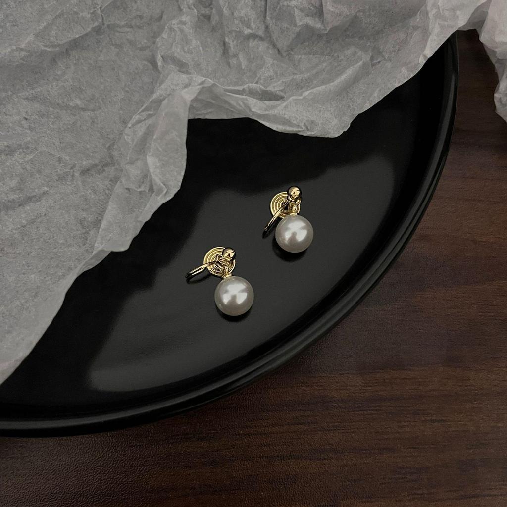 Pearl Mosquito Coil Disc Ear Clips: No-Pierce, Elegant French-Style Earrings for Women