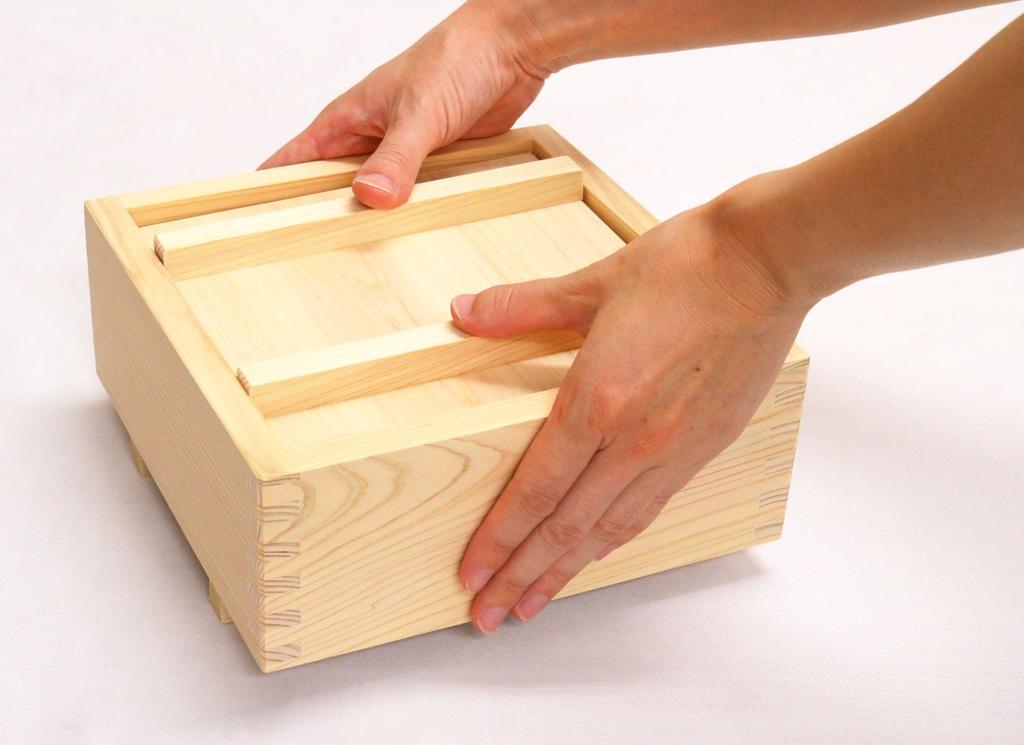 Ichihara Woodworking Pressed Sushi Hinoki Box Sushi Size 30 X 30 X Cm Mold, Cypress, "Tree Lady" Design, Maker, 10, 8.5