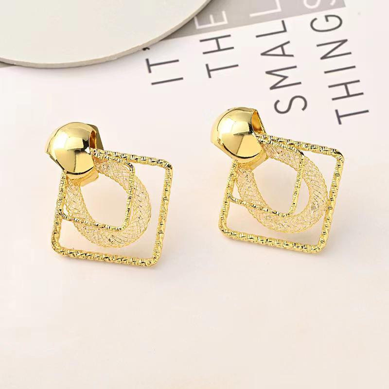 European & American Style Diamond Twist Earrings - Luxurious, Niche, Versatile High-End Design
