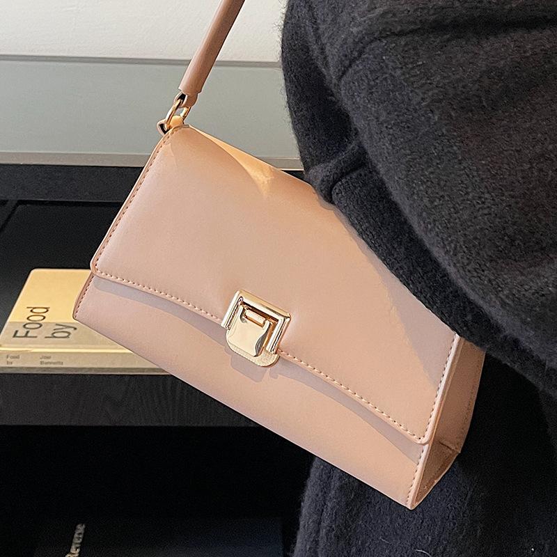 Underarm bag women s 2026 new autumn texture niche single shoulder portable small square bag crossbody women s bag small square bag