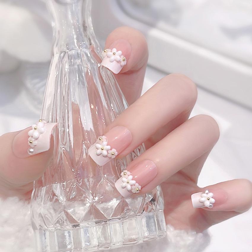 New small fresh and sweet French pearl flower manicure patch fake nail small fresh hand-worn nail A41