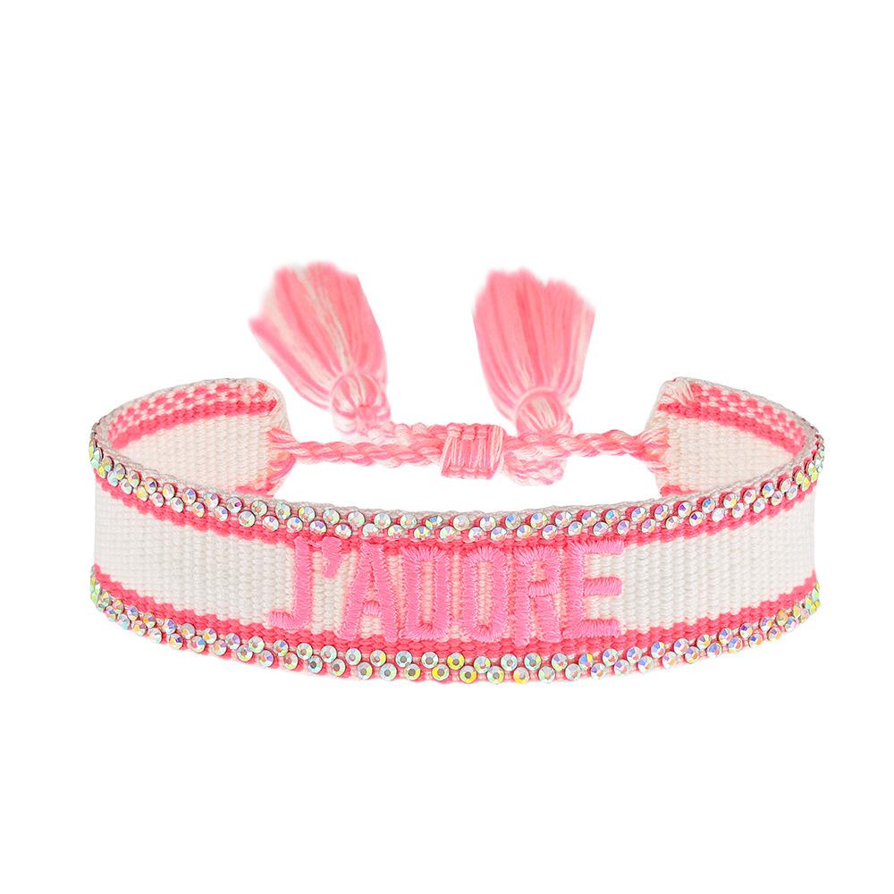 

Браслет дружбы с цветными бриллиантами, вышитой буквой и кисточкой