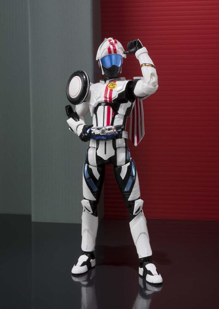 TAMASHII NATIONS Kamen Rider Mach SHFiguarts (s bonusem pro první účast)