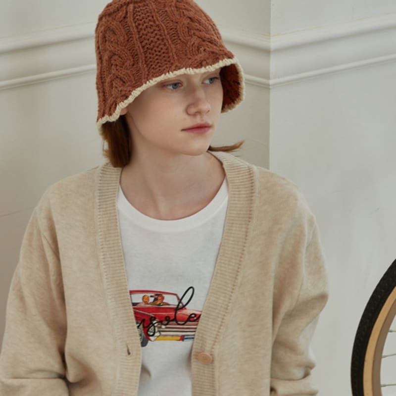 ALLINCOMPLETE Triple Cable Knit Bucket Hat (6 Colors)