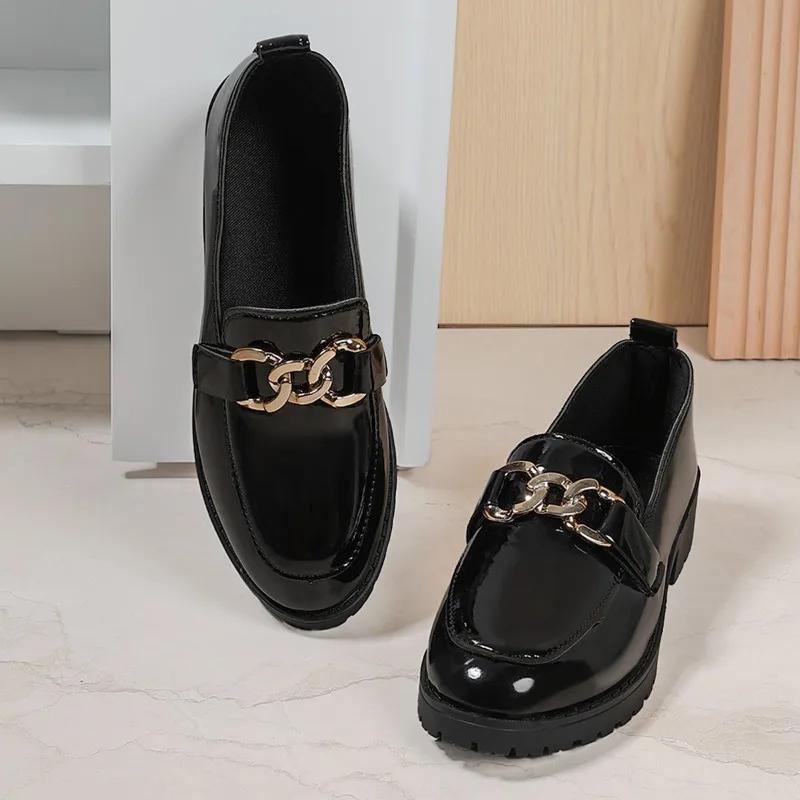 Fashion 2024 Shoes Female Slip on Women's High Heels Brand Office Pumps Women Metal Decoration Chain Round Toe Med Heel Plus Size Shoes