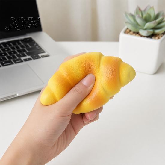 Croissant Fidget Toy Stress Relief Squeeze Toy, Simulated Bread Sensory Kids Ball Home Office Worker Relaxation Desk