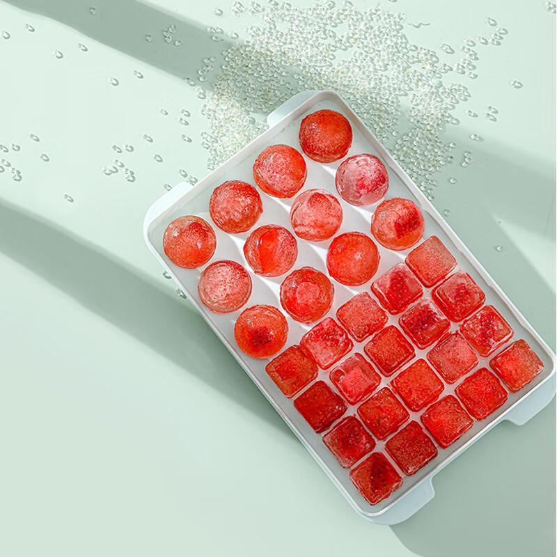 

Creative Plastic Ice Cube & Ball Maker Tray with Lid