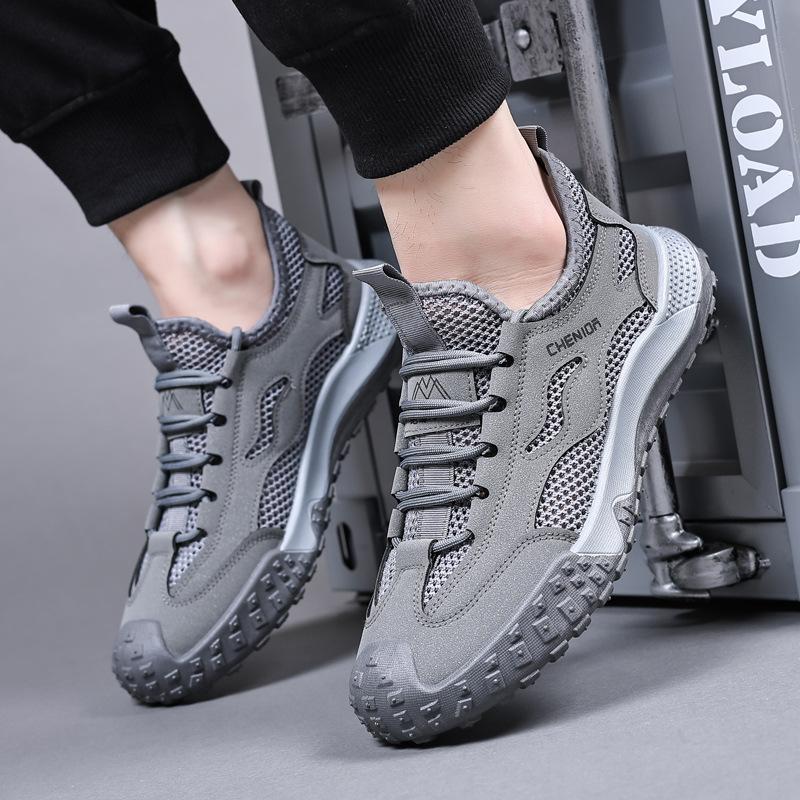 Mesh shoes 2025 fashion summer new trend soft sole comfortable fly-woven breathable deodorant tide shoes sports and leisure shoes