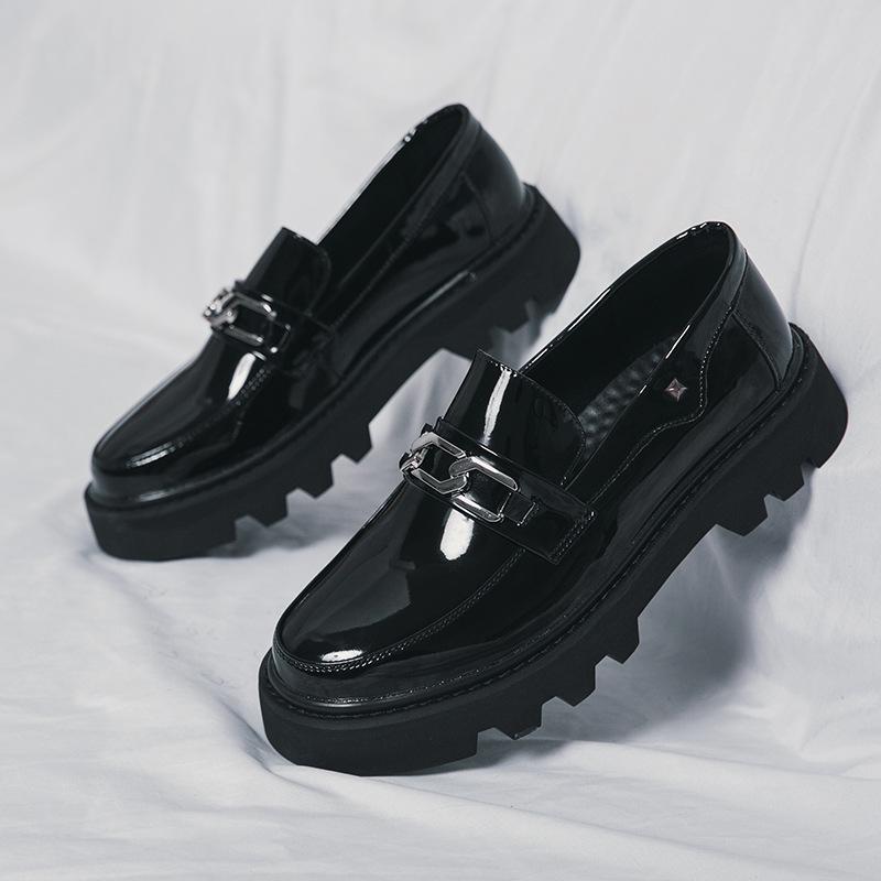 Herren Plateau Slipper modisch große Größe Außenhandel neue Herren Fußbedecker Business Anzugschuhe glänzend Hochzeitsschuhe