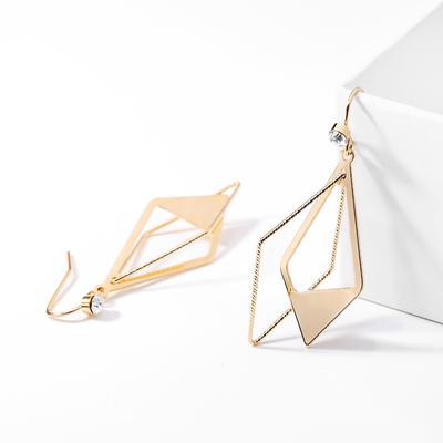 Boucles d'oreilles géométriques en diamant Boucles d'oreilles simples Boucles d'oreilles féminines Version coréenne de personnalité Boucles d'oreilles tendance Boucles d'oreilles à clip