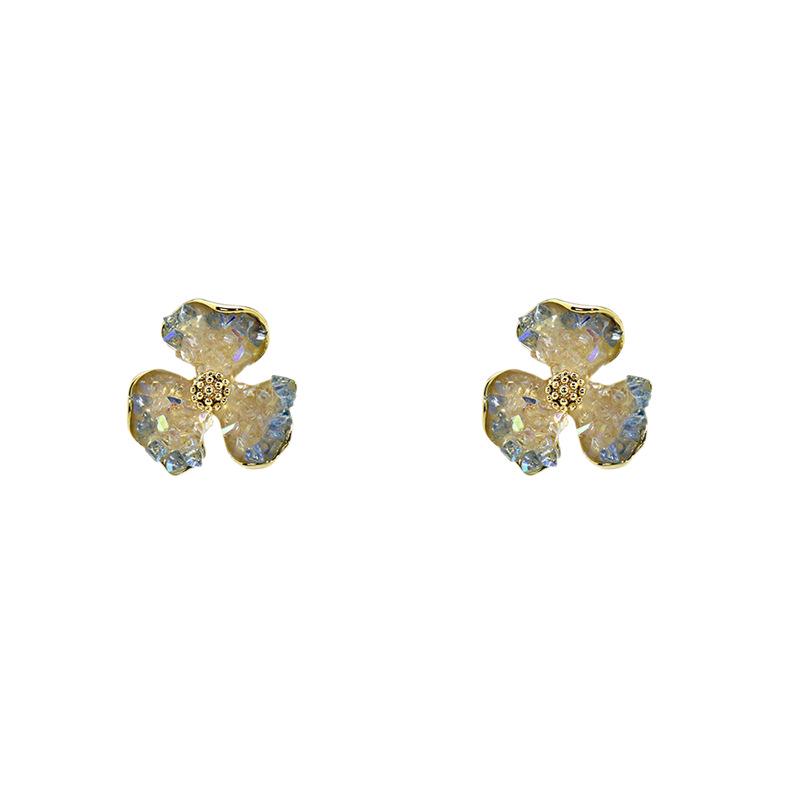 Luxurious Crystal Gradient Three-Petal Flower Stud Earrings for Daily Wear