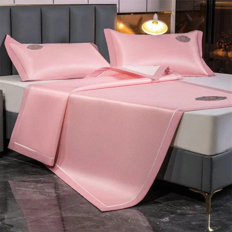 

Роскошный охлаждающий коврик с карбоновым светом 800D для кровати, рассеивающий тепло, дышащий, крутой, летний коврик, наволочка, моющаяся защитная подкладка для кровати 150x200cm 3 pcs set